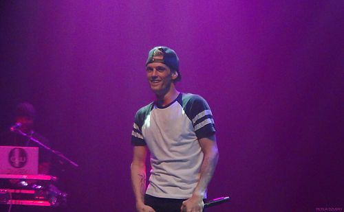 500px-Aaron_Carter_Performing_at_the_Gramercy_Theatre_-_Photo_by_Peter_Dzubay